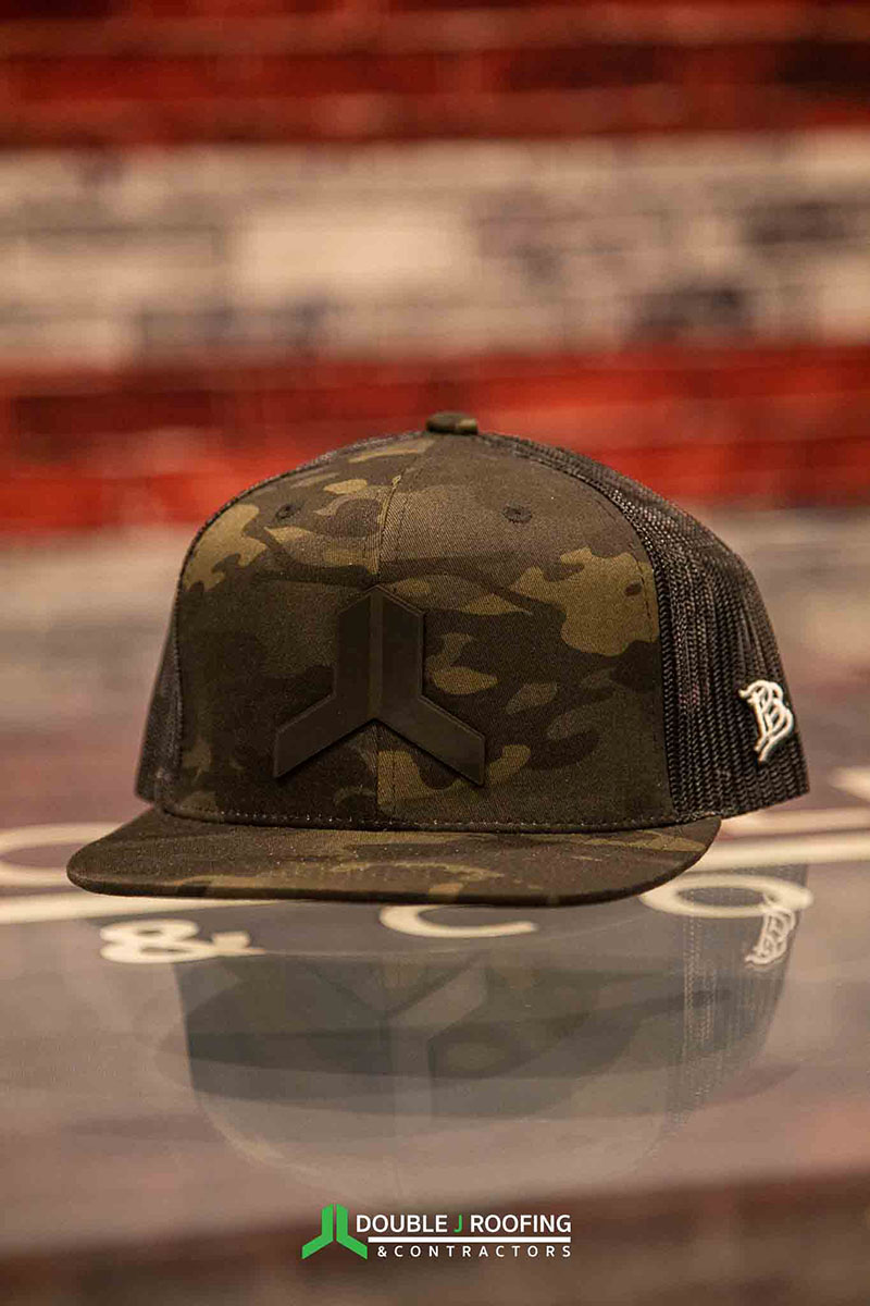 Camouflage hat with Double J logo icon in brown
